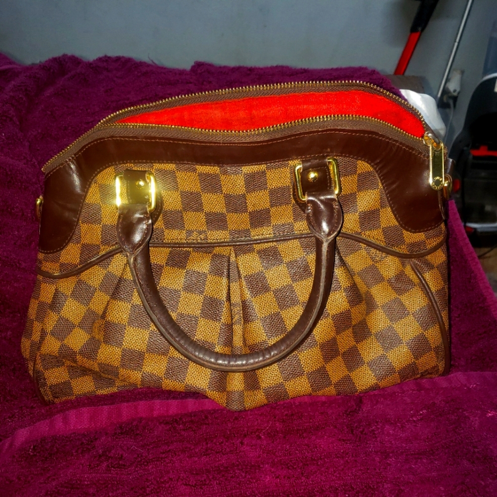 Brown and Gold Checkered Satchel with Structured Design